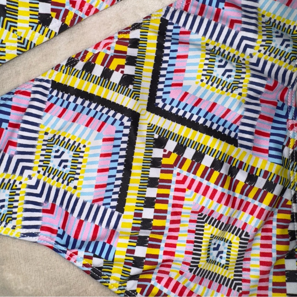 Boutique Colorful Geometric Strappy Bikini Set - Picture 9 of 12